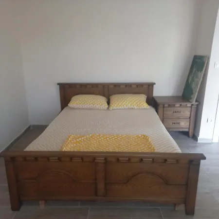 فندق 50 Meters From The Sea Triplex In سفيريهيسار